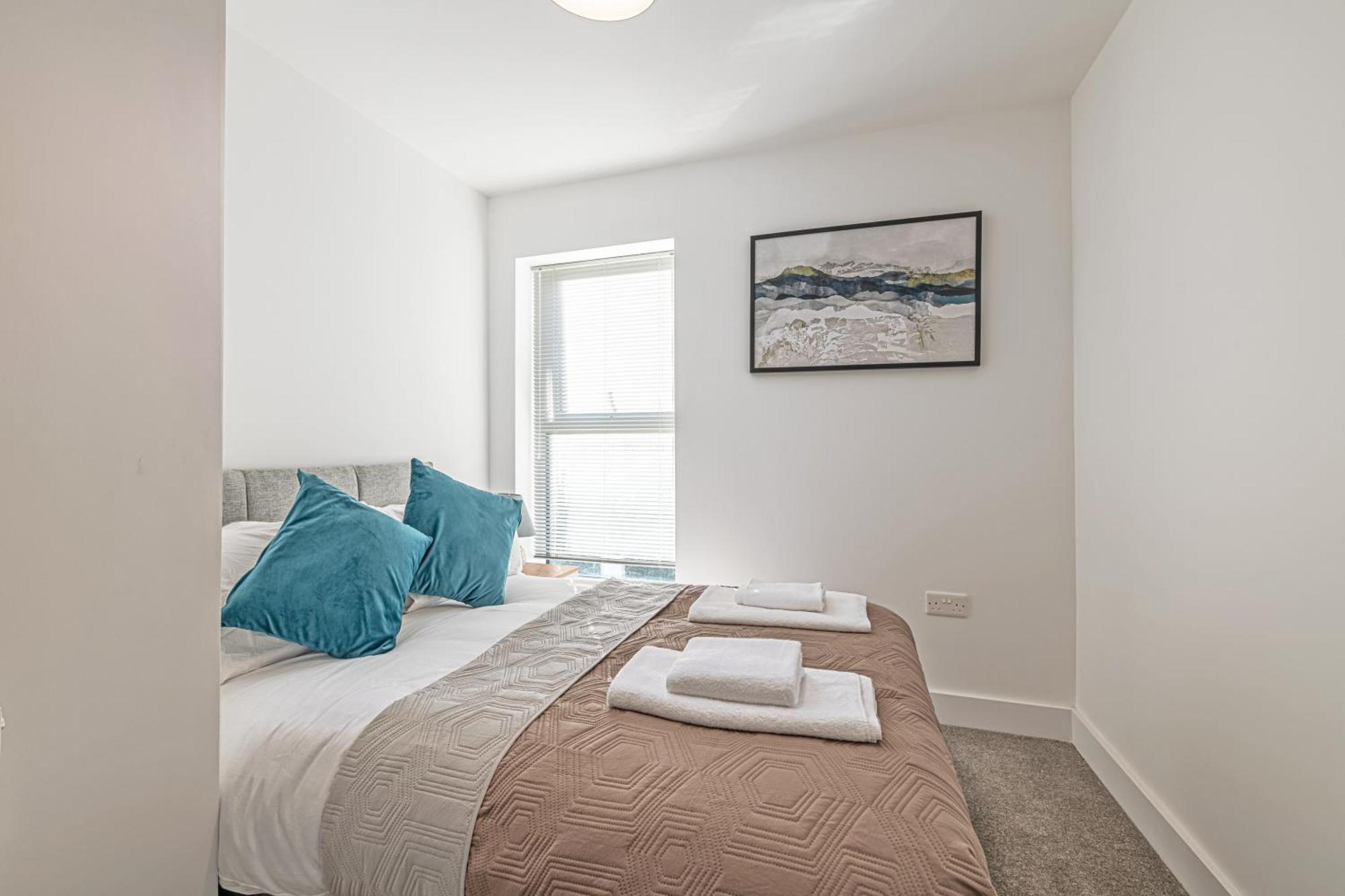 Gospel Heights Luxury Apartments With Parking Heswall Exterior photo